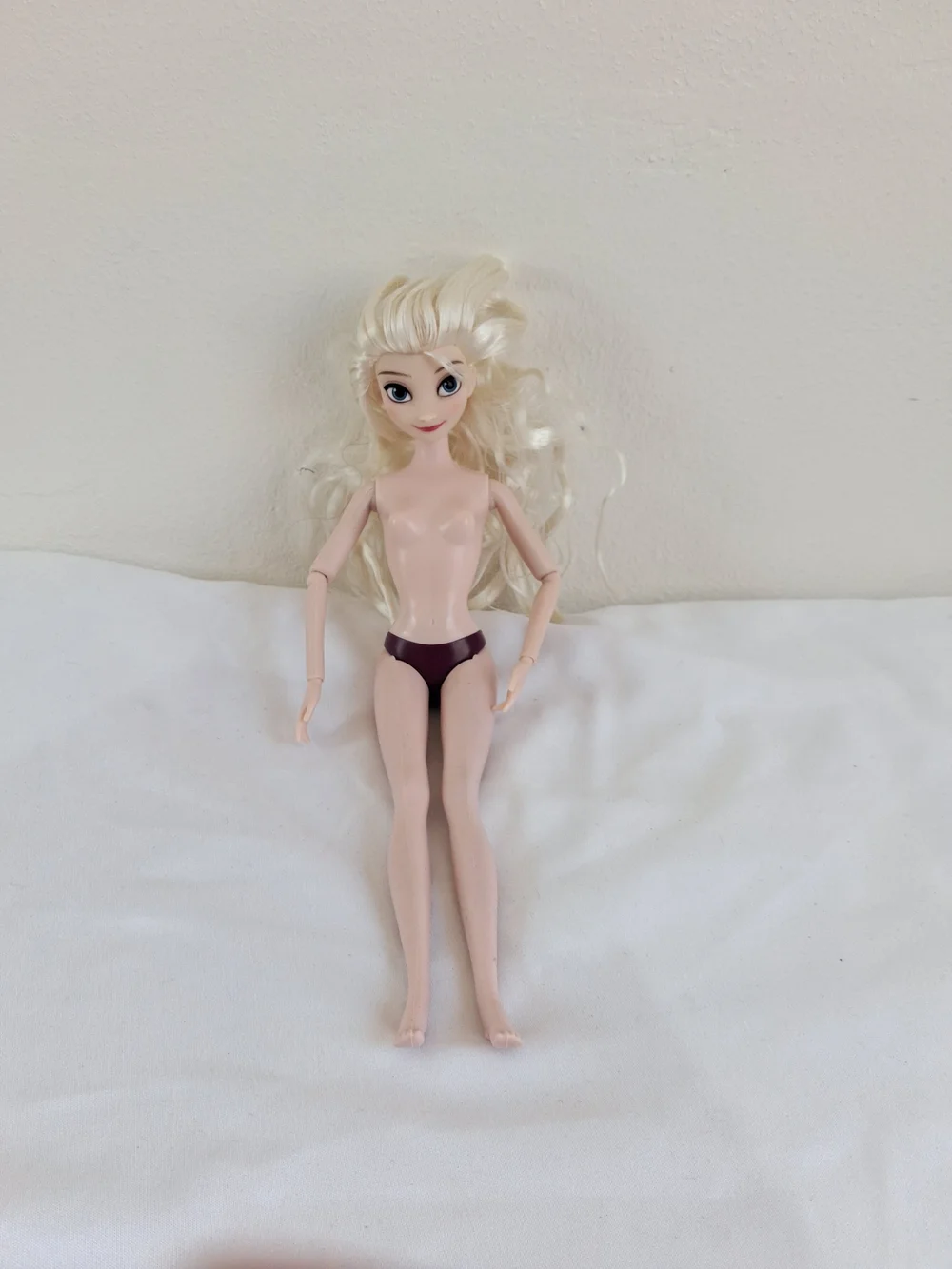 Disney Frozen Elsa London Nude Barbie Doll Articulation